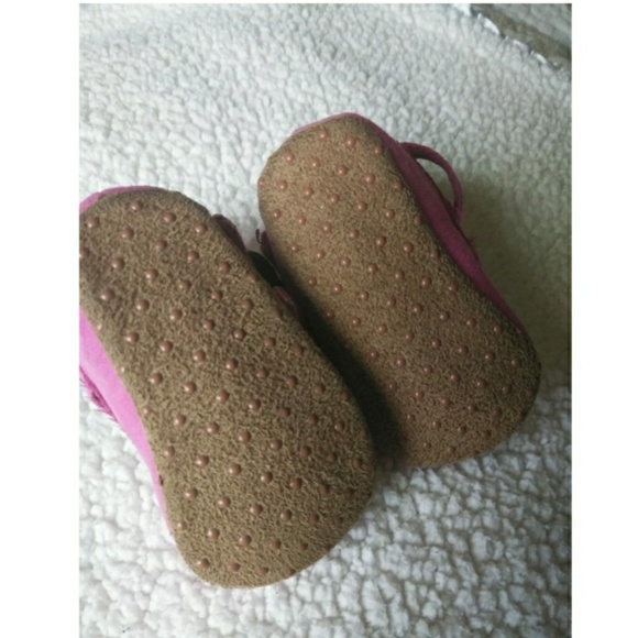 Old Navy Shoes - Picture 2 of 3